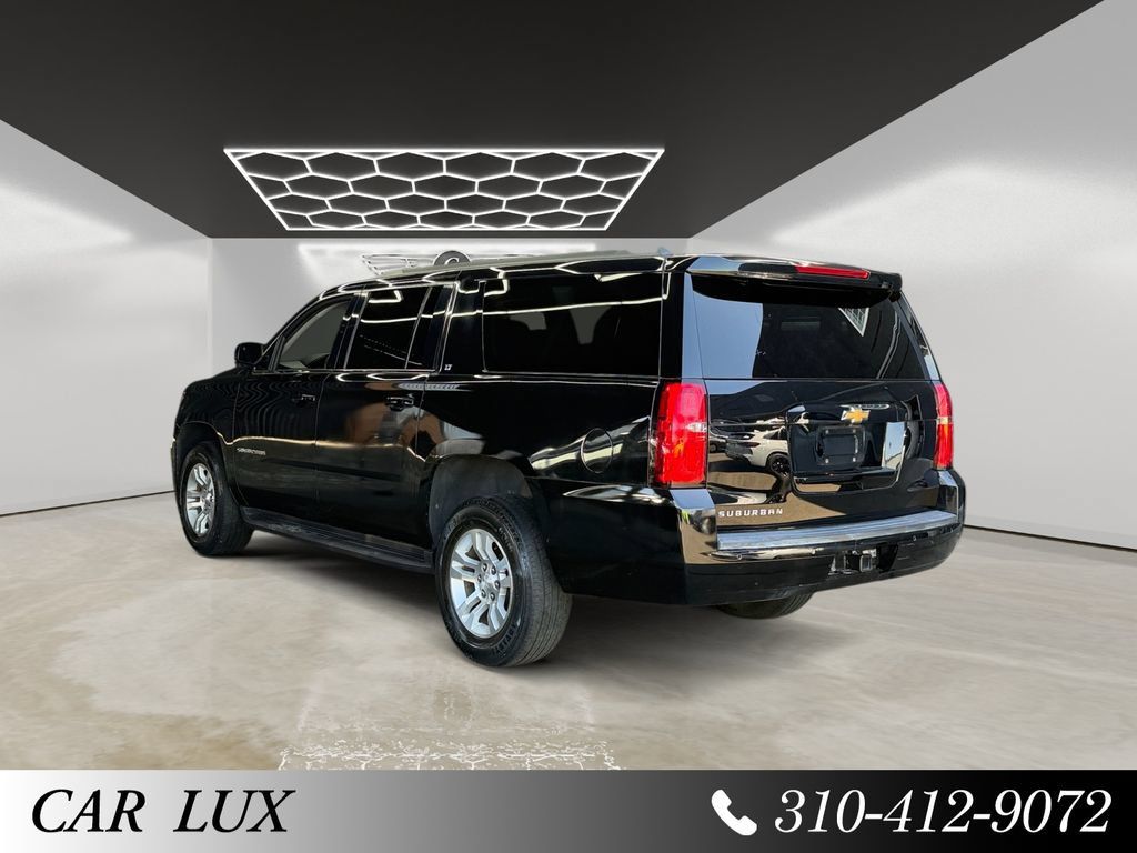 Used 2018 Chevrolet Suburban LT RWD image 3