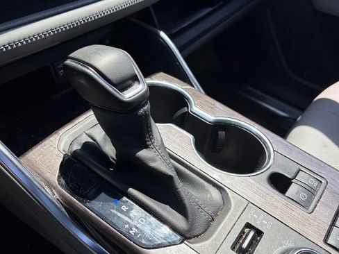 Used 2022 Toyota Highlander Platinum AWD/4WD image 9