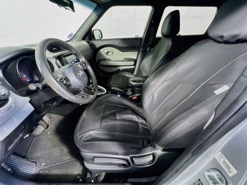 Used 2018 Kia Soul w/ Option Group 020 FWD image 13