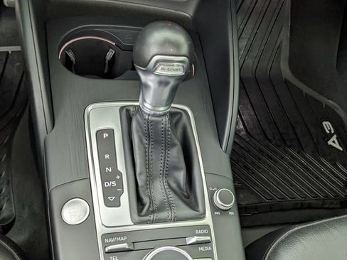 Used 2018 Audi A3 e-tron Prestige w/ Prestige Package FWD image 31