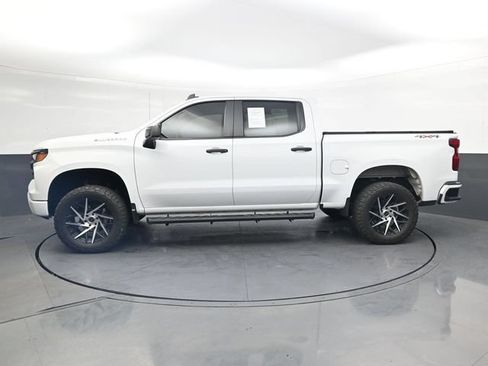 Used 2023 Chevrolet Silverado 1500 Custom AWD/4WD image 8