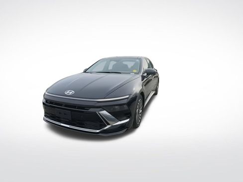 New 2025 Hyundai Sonata Limited image 3