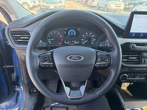 Used 2022 Ford Escape SEL image 19