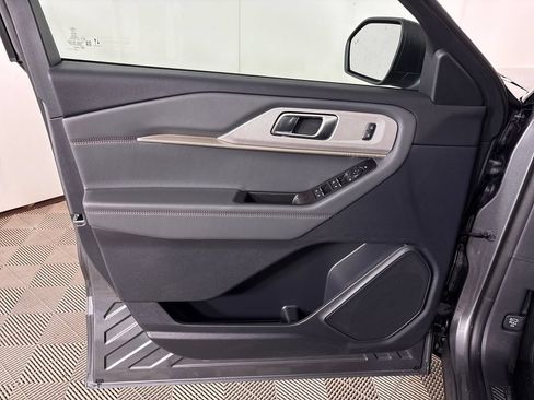 New 2026 Ford Explorer Active RWD image 17