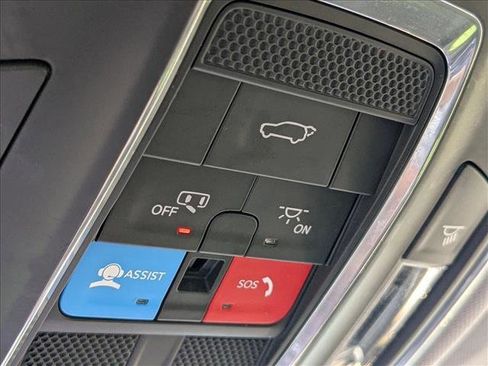 Used 2023 Jeep Grand Cherokee Limited w/ Black Appearance Package image 19