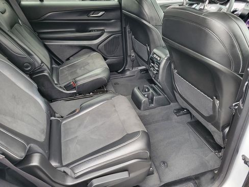 Used 2024 Jeep Grand Cherokee L Altitude RWD image 20