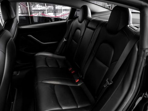Used 2019 Tesla Model 3 Standard Range Plus image 36