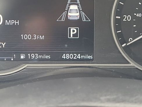 Used 2023 Nissan Versa SV image 19