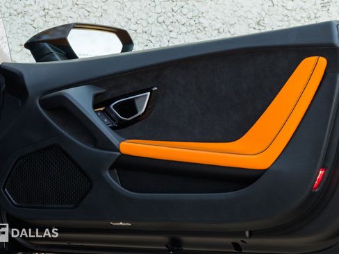 Used 2022 Lamborghini Huracan EVO RWD image 29