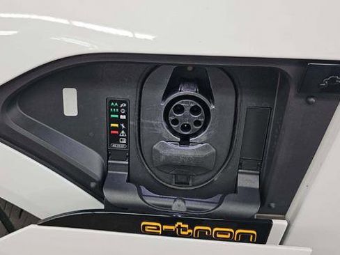 Used 2023 Audi e-tron Chronos w/ Chronos Package image 9