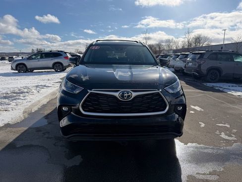 Certified 2022 Toyota Highlander XLE image 8