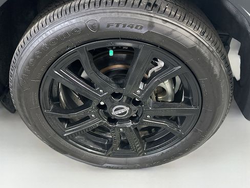 Used 2023 Nissan Kicks SR w/ SR Premium Package image 11