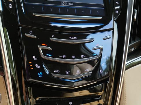 Used 2018 Cadillac Escalade Platinum AWD/4WD image 25