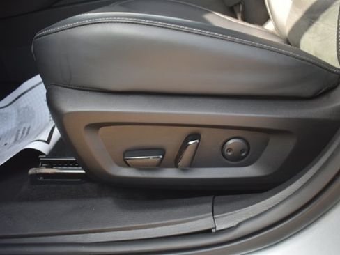 Used 2025 Mitsubishi Outlander SE FWD image 14