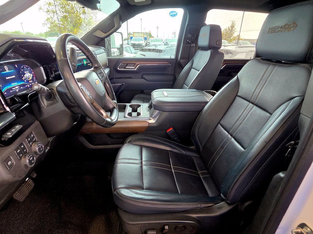 Used 2024 Chevrolet Silverado 2500 High Country w/ High Country Premium Package AWD/4WD image 27