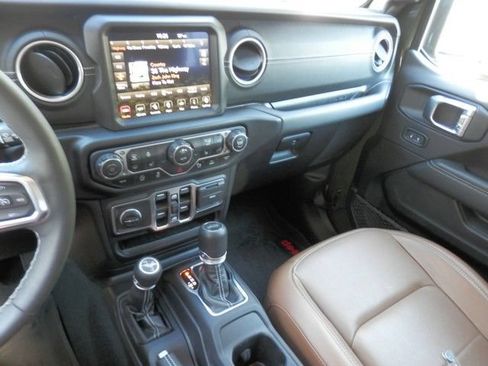 Used 2023 Jeep Wrangler Unlimited Sahara w/ LED Lighting Group AWD/4WD image 24