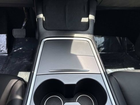 Used 2023 Tesla Model Y Long Range AWD/4WD image 31