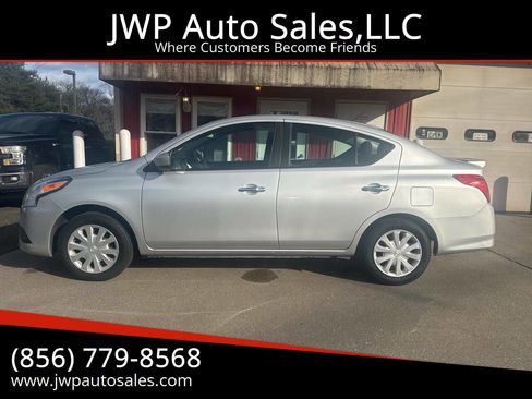Used 2016 Nissan Versa SV image 1