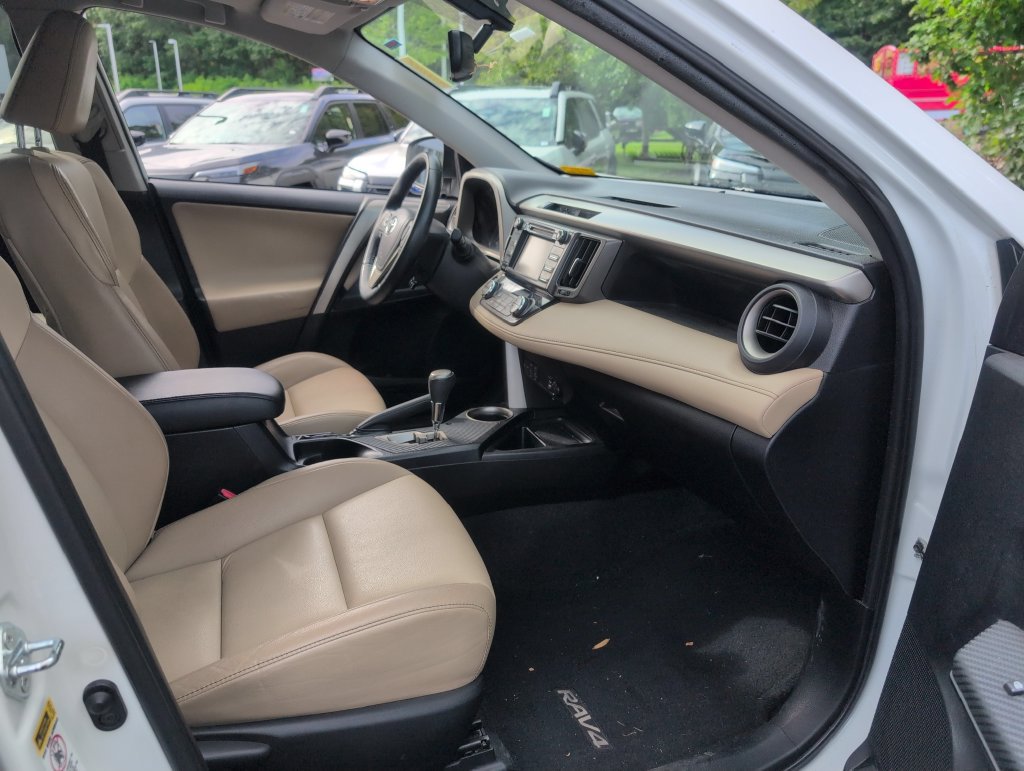 Used 2014 Toyota RAV4 Limited AWD/4WD image 37