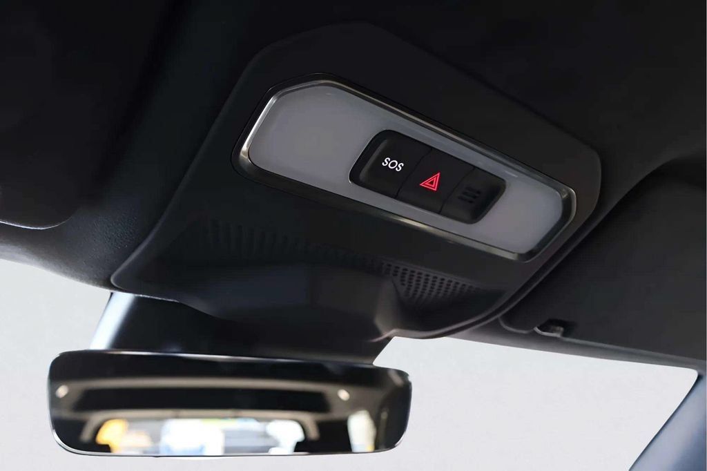 Used 2024 Rivian R1S Adventure Dual AWD/4WD image 16