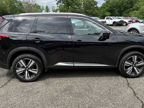 Used 2023 Nissan Rogue SL AWD/4WD image 9