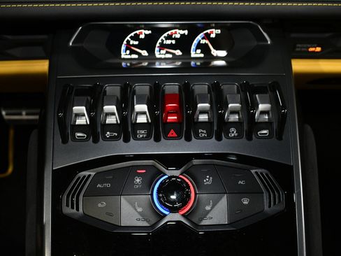 Used 2018 Lamborghini Huracan LP 580-2 image 34