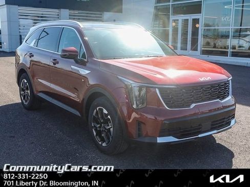 Certified 2025 Kia Sorento S w/ Panoramic Sunroof Package image 7