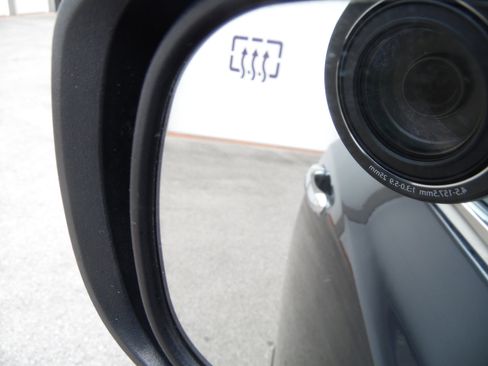 Used 2019 Chrysler 300 Limited image 43