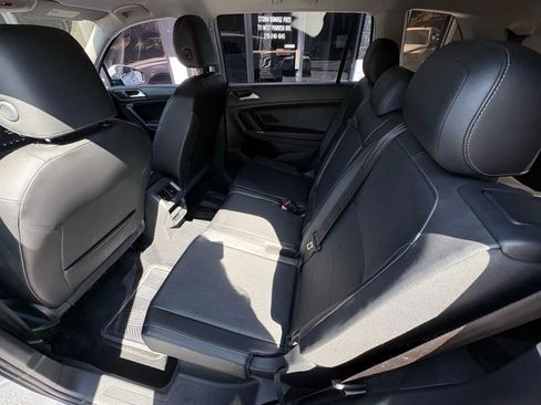 Used 2018 Volkswagen Tiguan SE image 15