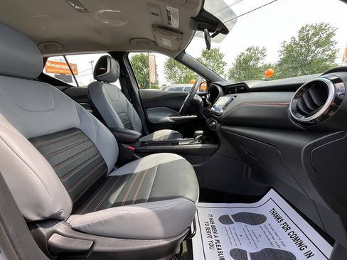 Used 2023 Nissan Kicks SR w/ SR Premium Package FWD image 25