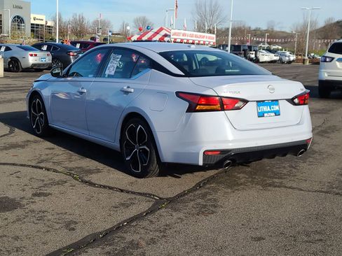 Used 2023 Nissan Altima 2.5 SR image 12