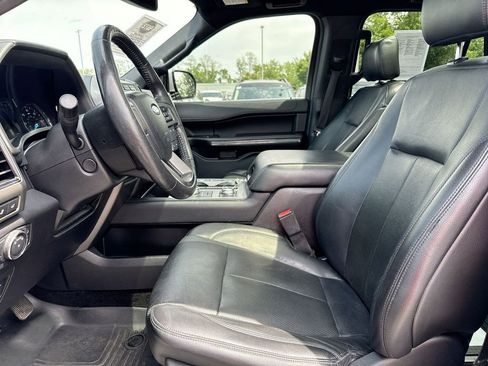 Used 2018 Ford Expedition Max XLT w/ Equipment Group 202A AWD/4WD image 21