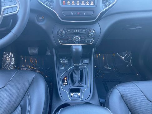 Used 2021 Jeep Cherokee Latitude Lux w/ Comfort/Convenience Group image 12