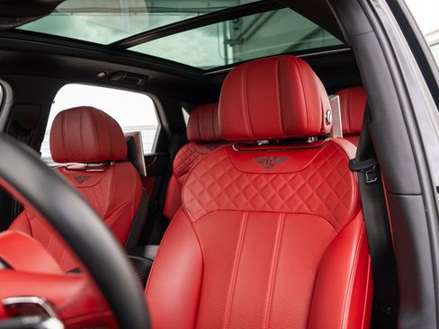 Used 2017 Bentley Bentayga AWD/4WD image 9