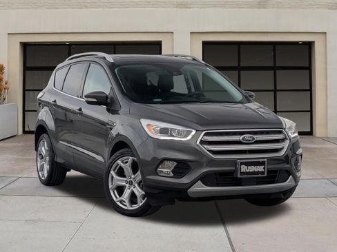 Used 2018 Ford Escape Titanium w/ Ford Safe & Smart Package FWD image 33
