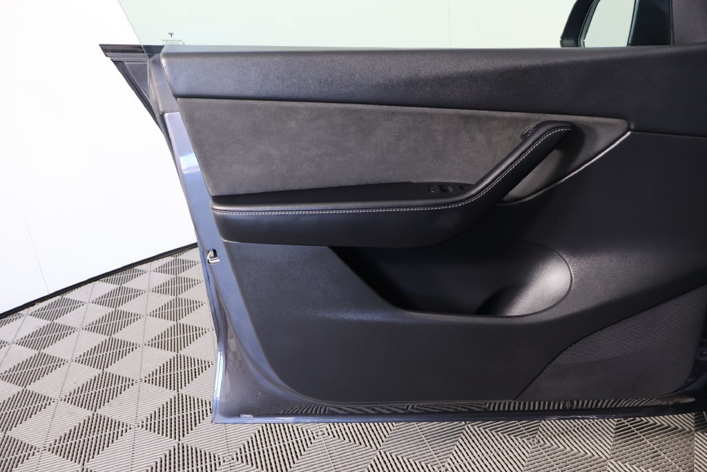 Used 2022 Tesla Model Y Long Range AWD/4WD image 12