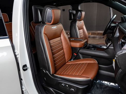 Used 2023 GMC Yukon XL Denali Ultimate image 31