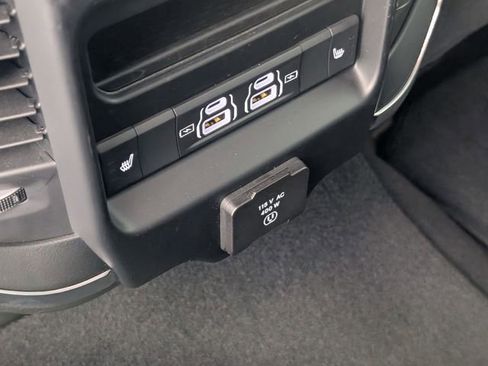 Used 2026 RAM 3500 Laramie AWD/4WD image 26