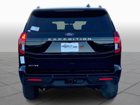 New 2025 Ford Expedition Active image 4