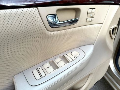 Used 2006 Cadillac DTS image 33