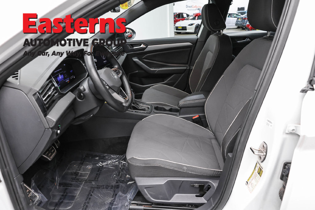 Used 2025 Volkswagen Jetta Sport FWD image 15