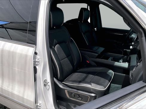 Used 2025 RAM 1500 Limited AWD/4WD image 9