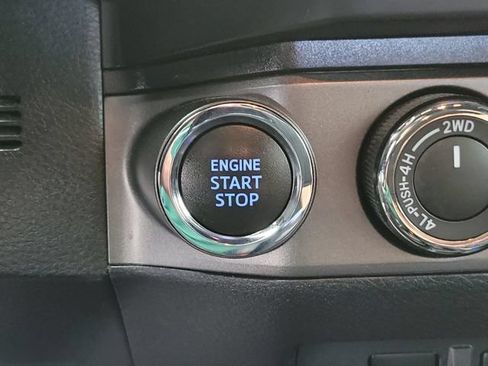 Used 2020 Toyota Tacoma TRD Pro AWD/4WD image 32