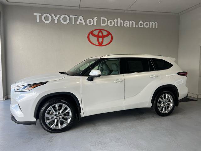 Certified 2026 Toyota Highlander Limited AWD/4WD image 1