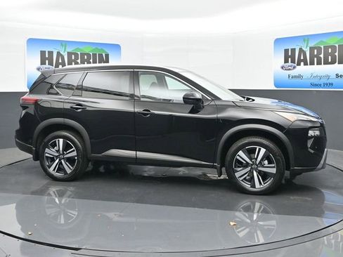 Used 2024 Nissan Rogue SL w/ SL Premium Package image 7