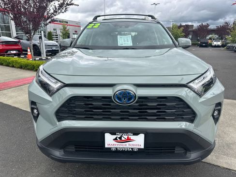 Used 2022 Toyota RAV4 XLE Premium AWD/4WD image 8