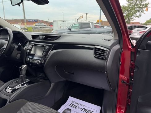 Used 2022 Nissan Rogue Sport SV AWD/4WD image 18