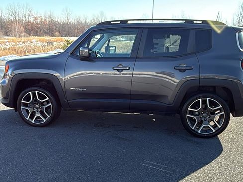 Used 2019 Jeep Renegade Latitude w/ Cold Weather Group image 12