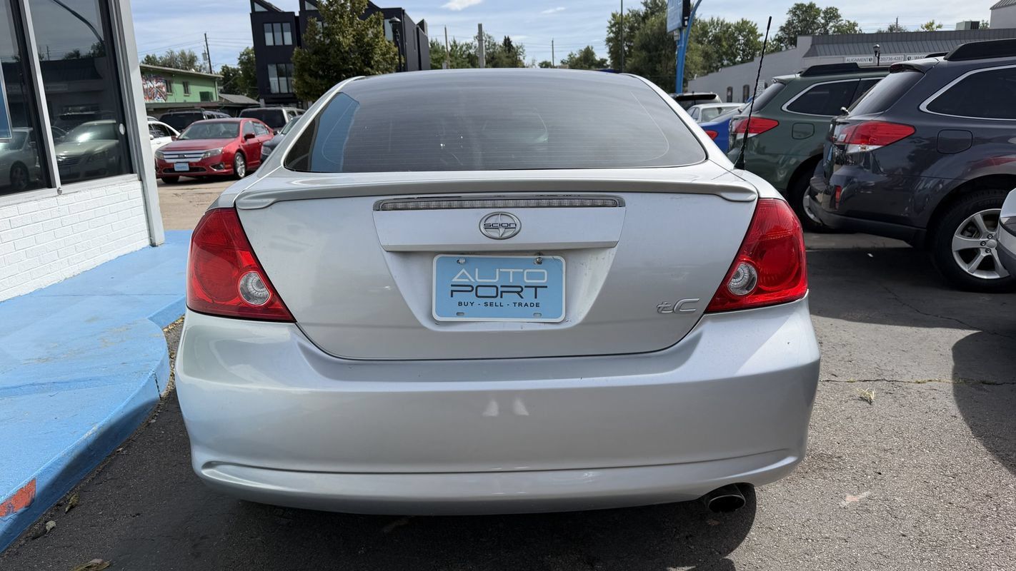 Used 2007 Scion tC FWD image 2