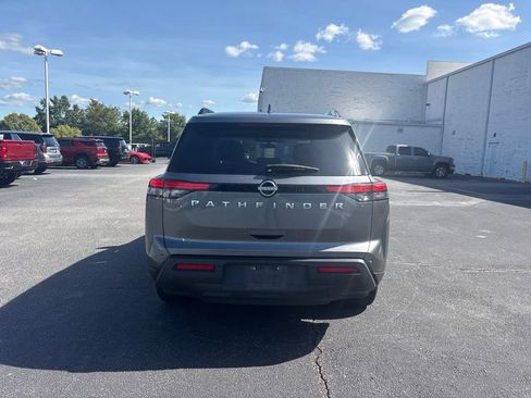 Used 2025 Nissan Pathfinder SV FWD image 4